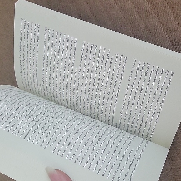 🍍5 for $20 • What The Stones Remember A Life Rediscovered - Picture 3 of 5